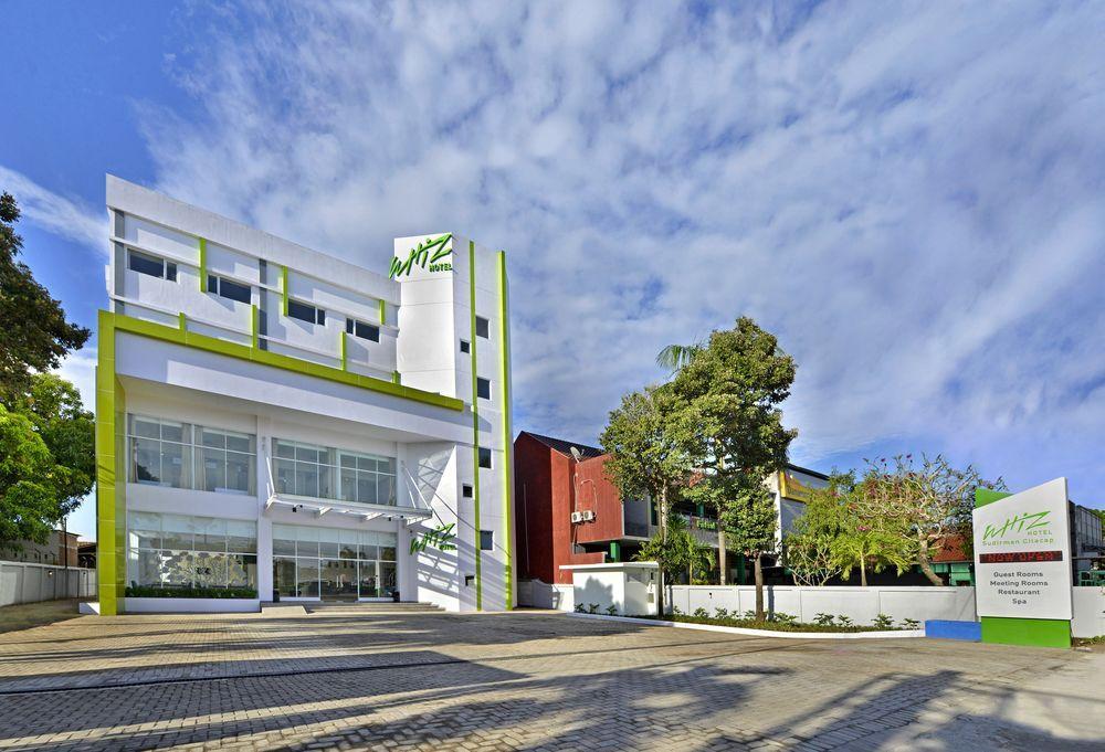 Whiz Prime Hotel Sudirman Cilacap Exterior foto