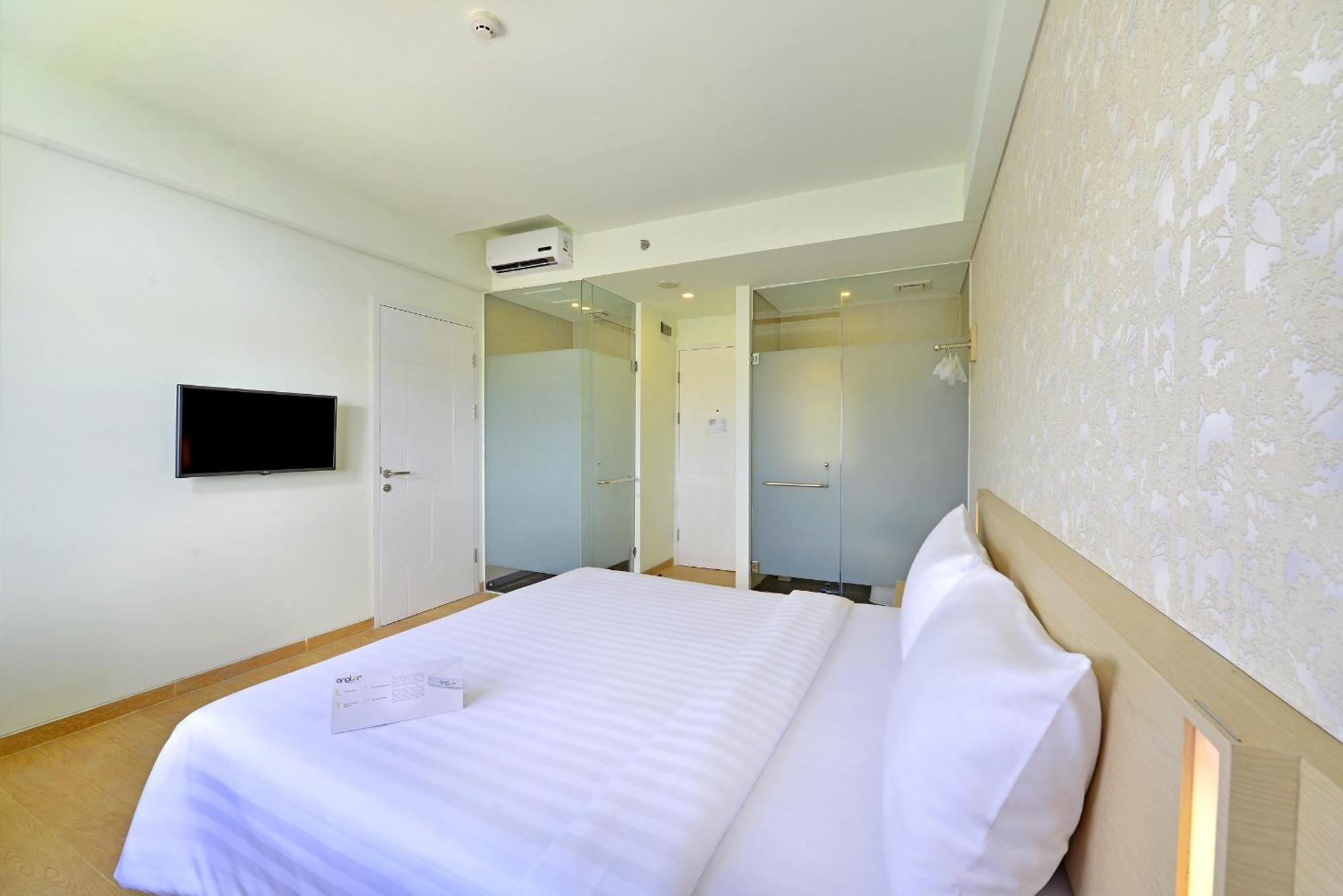 Whiz Prime Hotel Sudirman Cilacap Exterior foto